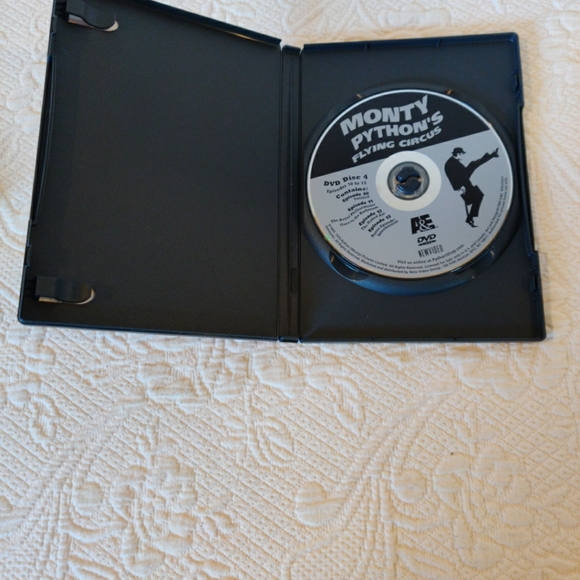 A&E Mighty Python Flying Circus - Picture 7 of 8